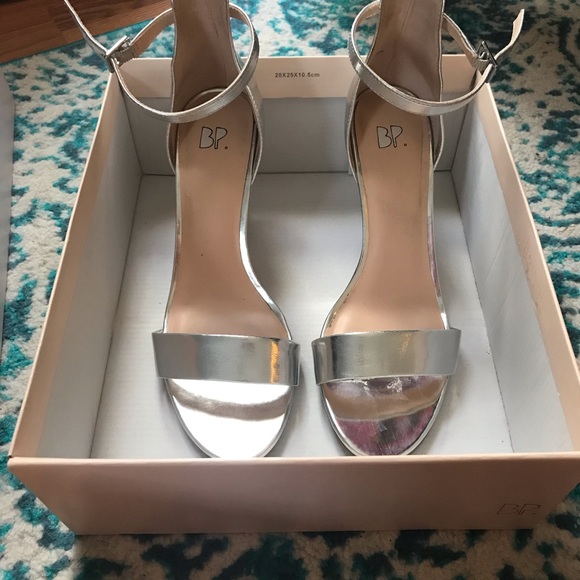 worn once! silver sandal heels - Picture 2 of 6